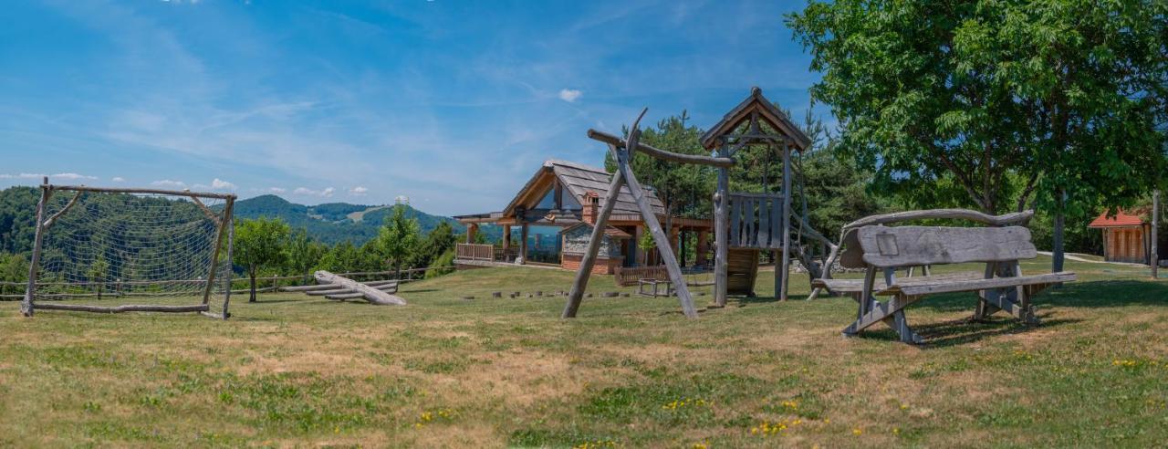 Holiday Home Ernest Zelezni With Hot Tub Ivancna Gorica Zewnętrze zdjęcie