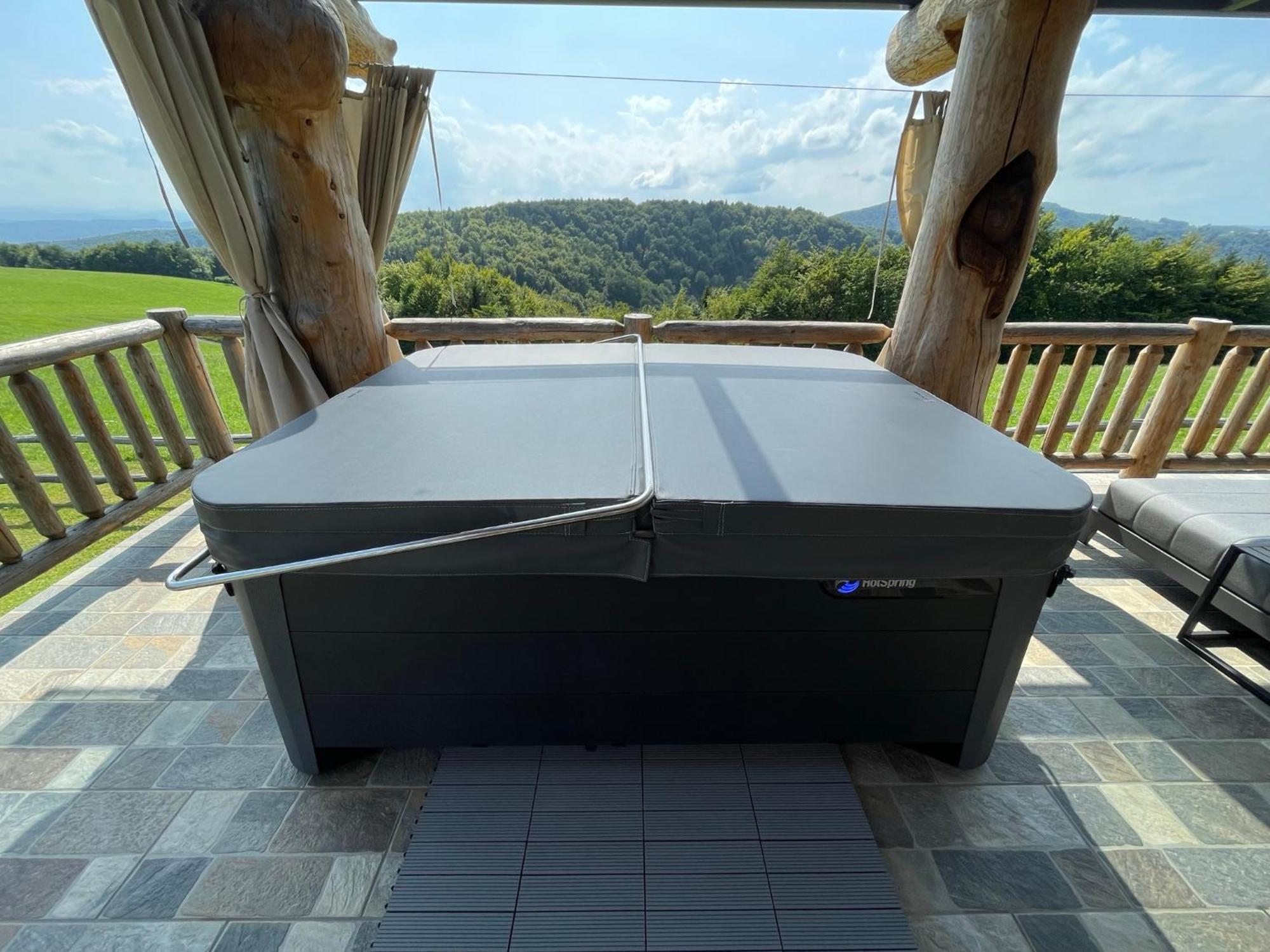 Holiday Home Ernest Zelezni With Hot Tub Ivancna Gorica Zewnętrze zdjęcie